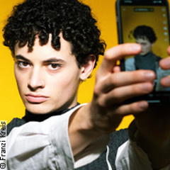 Who cares what you wear? - Dschungel Wien