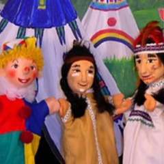 Friedburger Puppenbühne - Kasperl trifft Häuptling Rote Feder