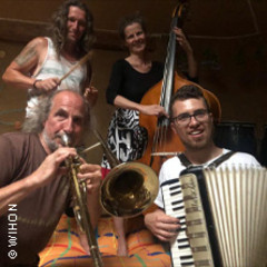 Wihon in famoser Begleitung